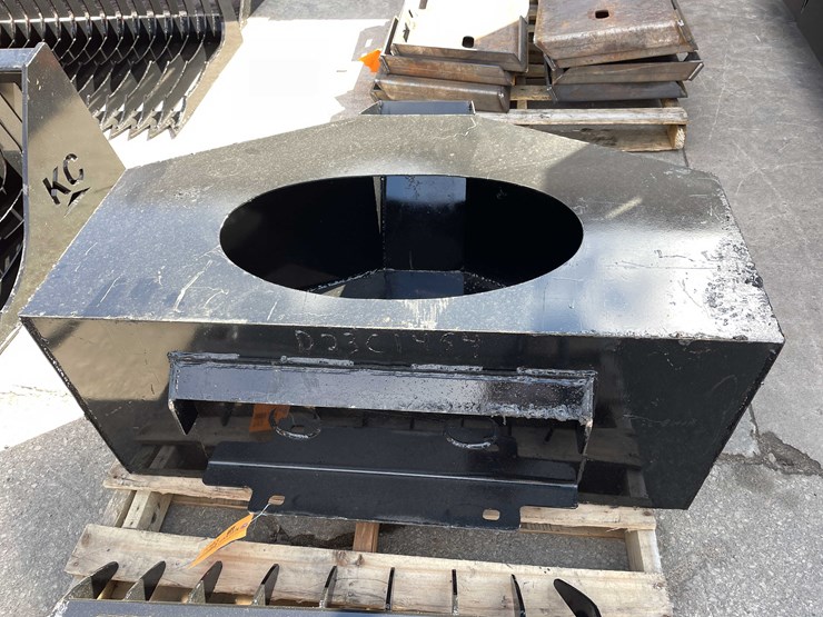 #7093-•-mini-universal-attach-concrete-bucket-(o2)-image-5