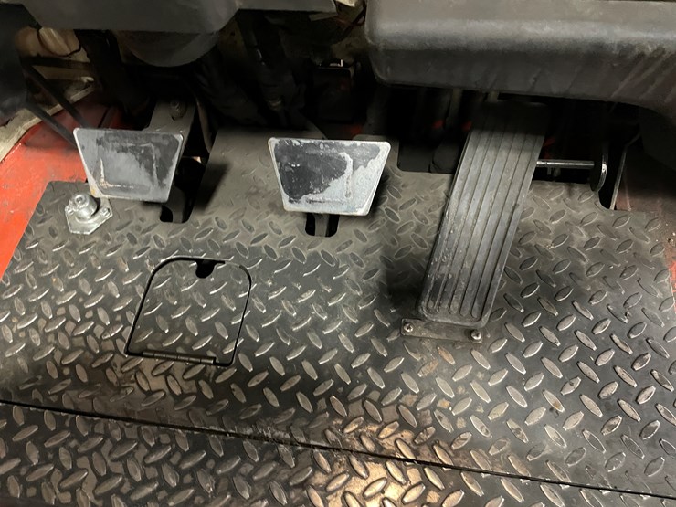 #1467-•-nissan-forklift-(e)-image-23