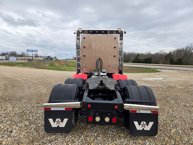 2017-western-star-5700xe-image-18