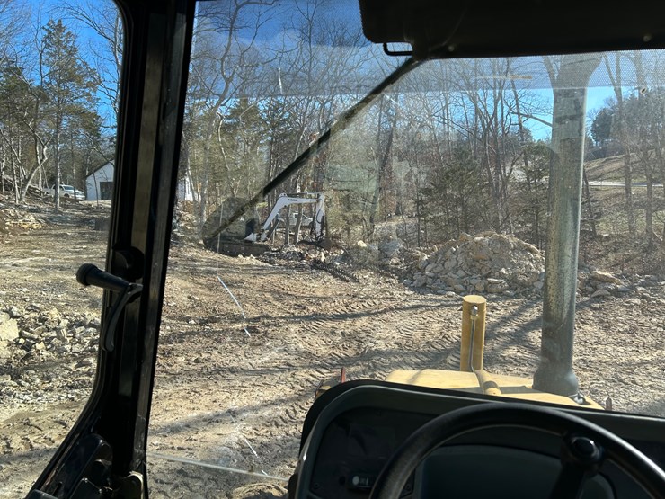 2005-caterpillar-420d-image-66