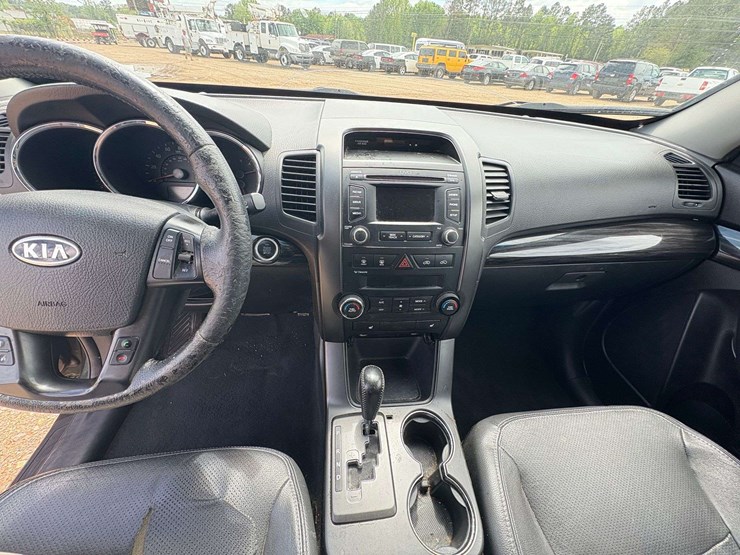 2013-kia-sorento-image-18