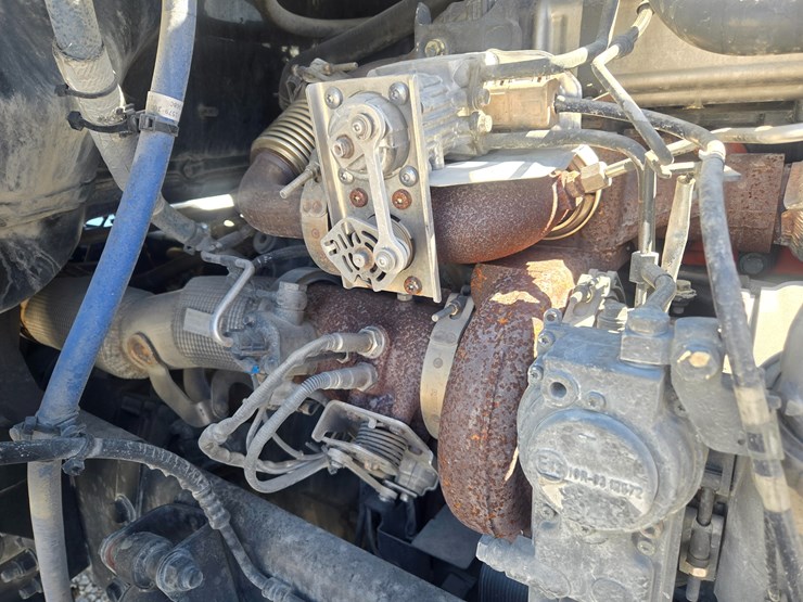 2016-peterbilt-579-image-42