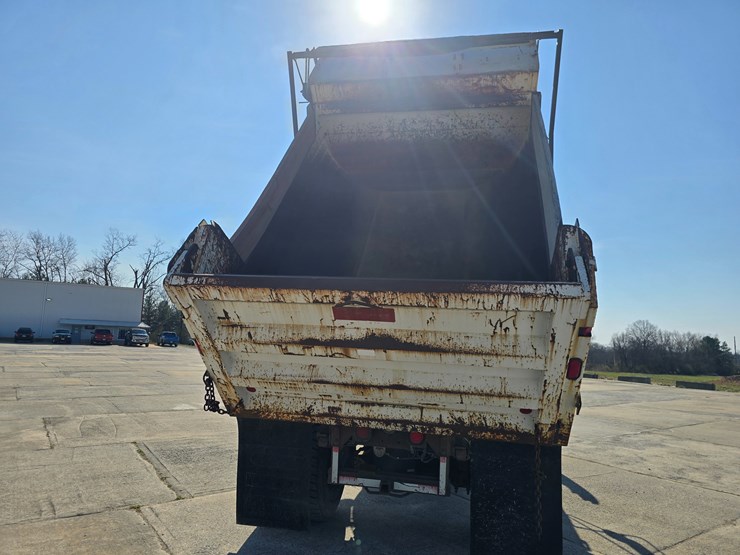 #22520-•-2002-gmc-c7500-dump-truck-image-54