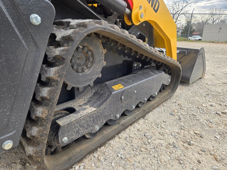 2023-new-holland-c314-image-45