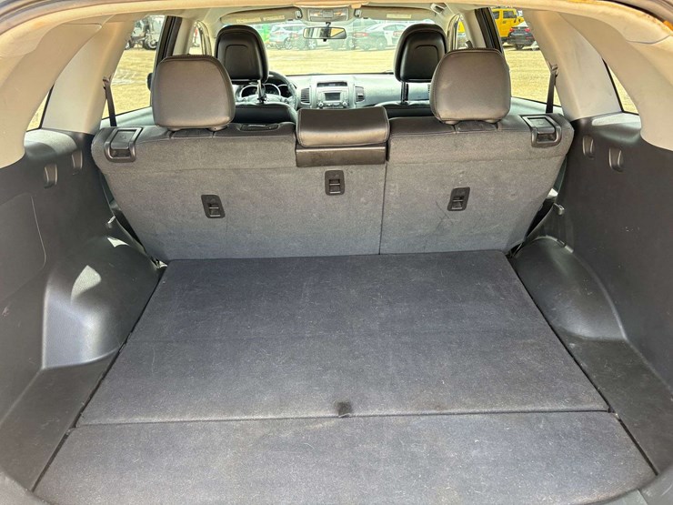 2013-kia-sorento-image-8