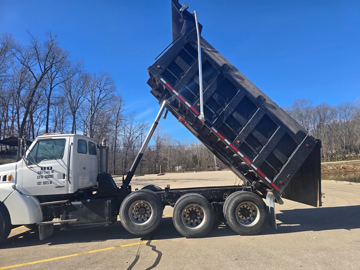 2001-sterling-l9500-image-25