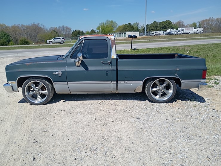 1982-chevrolet-c10-image-3