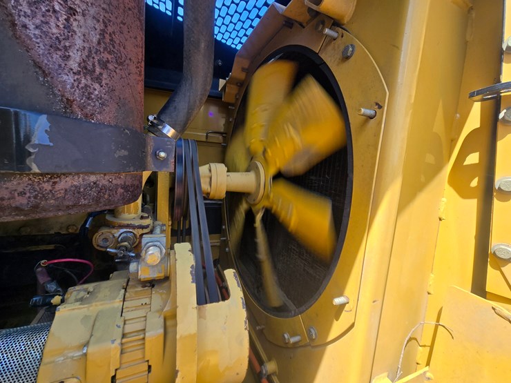 2001-caterpillar-953c-image-31