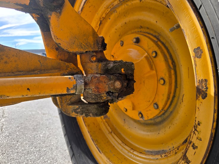 1971-deere-570a-image-24