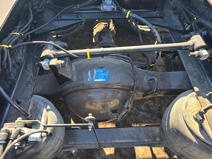 2019-peterbilt-567-image-94