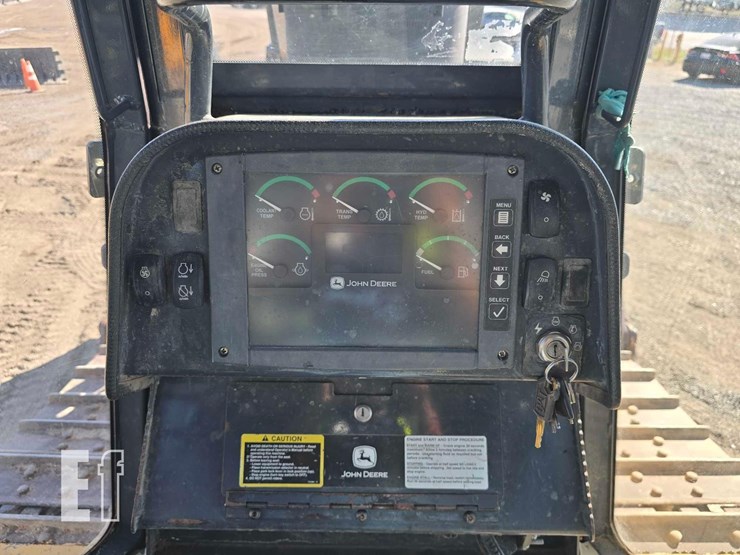 2006-deere-750j-image-17