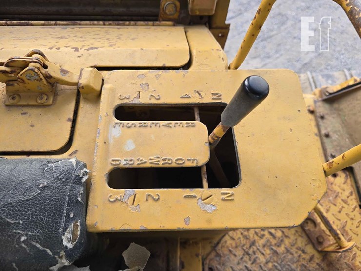 1982-caterpillar-d6d-image-21