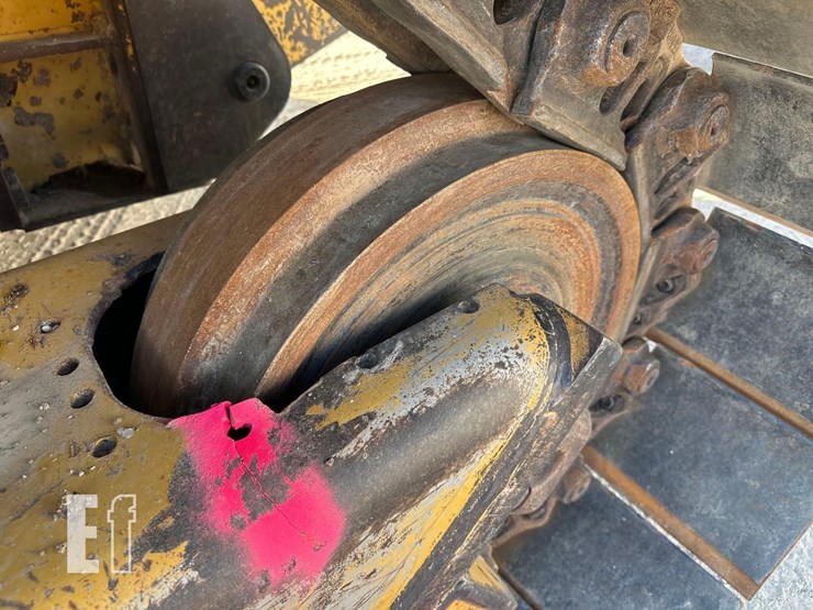 2019-caterpillar-d6-xe-lgp-image-35