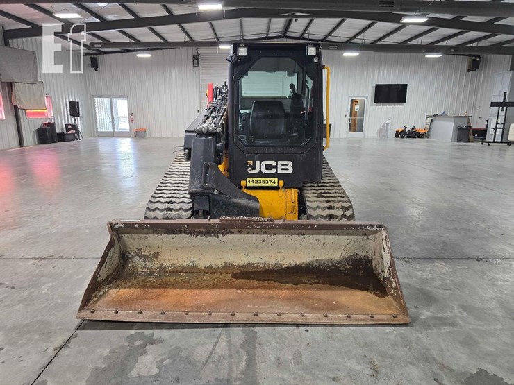 2021-jcb-3ts-8t-image-7