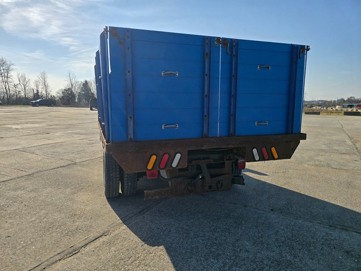 2016-ford-f550-image-8