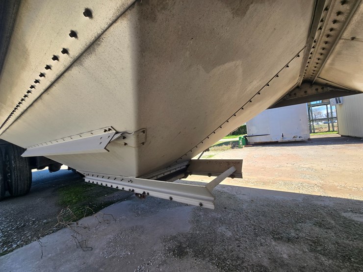 2010-timpte-hopper-bottom-image-26