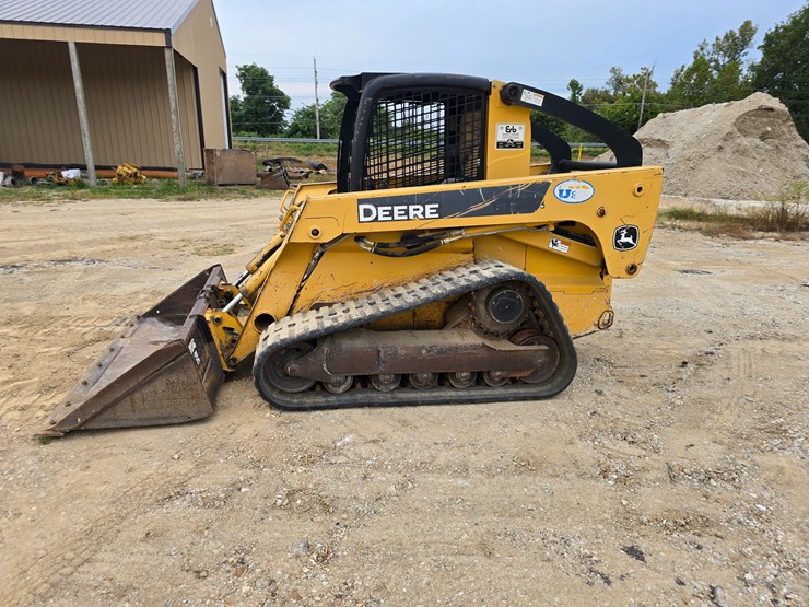 #22607-•-2008-deere-332t-skid-steer-image-6