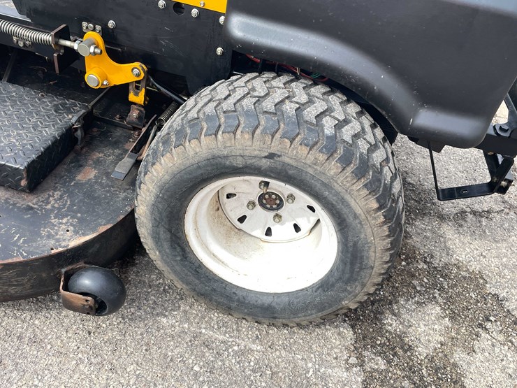 cub-cadet-tank-m72-image-15