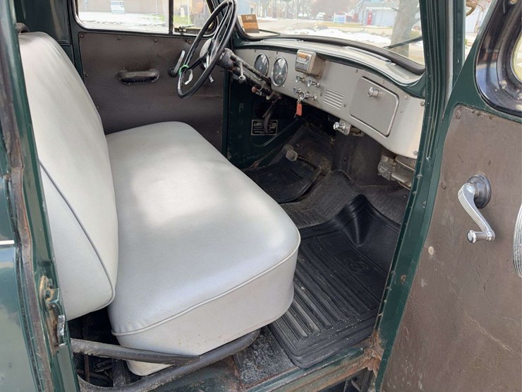 1951-international-l-112-image-32