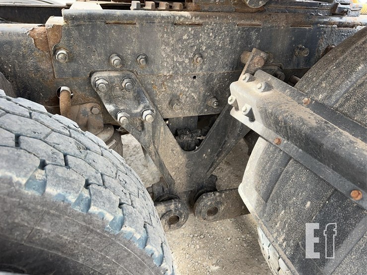 2005-kenworth-t800-image-19