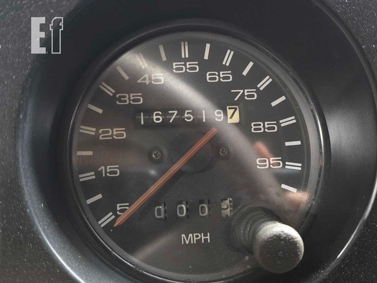 1991-isuzu-trooper-image-13