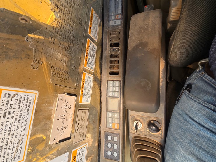 2003-caterpillar-320c-image-53