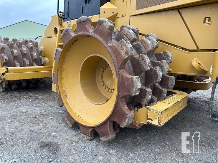 2015-caterpillar-815f-2-image-33