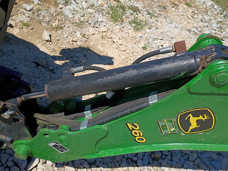 2013-john-deere-1025r-image-61