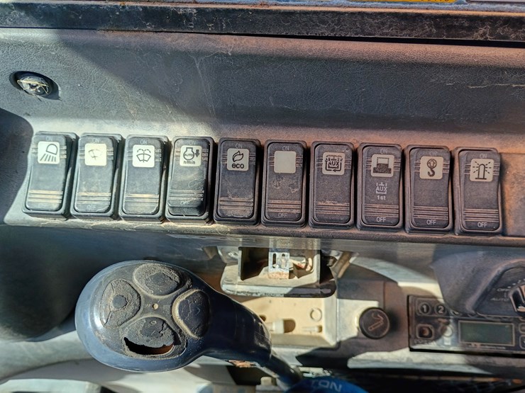 2011-takeuchi-tb285-image-41