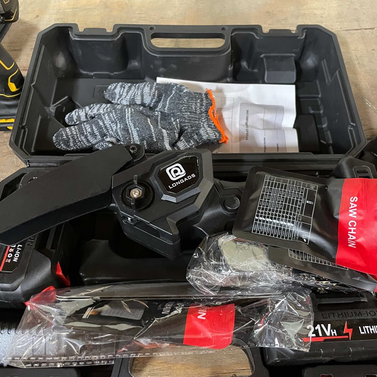 #2435 • 21 Volt Mini Cordless Chainsaw Kit in Carrying Case (PR12)