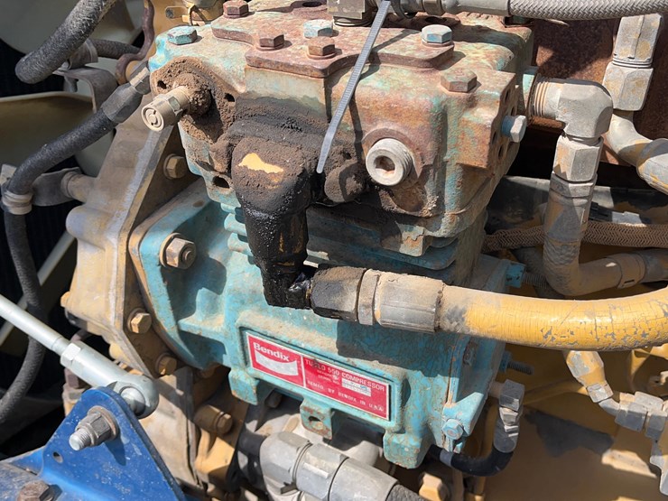 2004-kenworth-w900-image-55