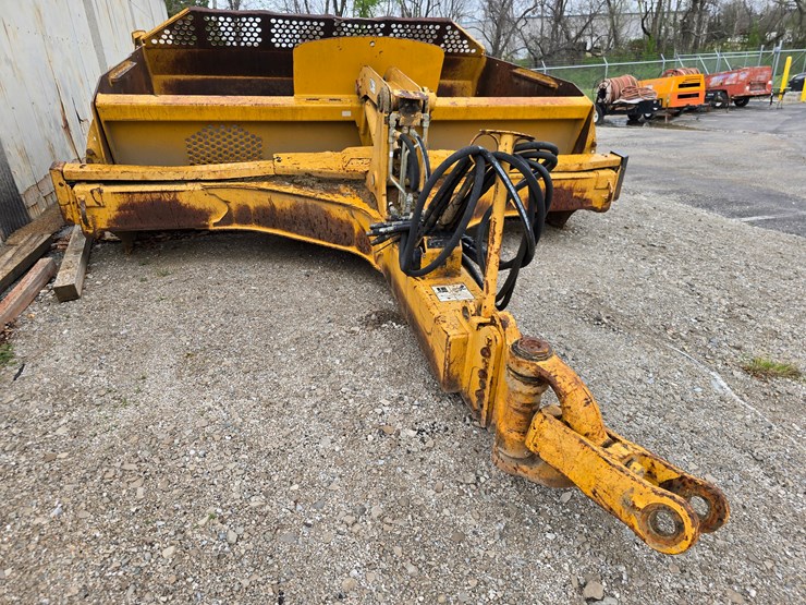 2006-deere-1812c-image-14