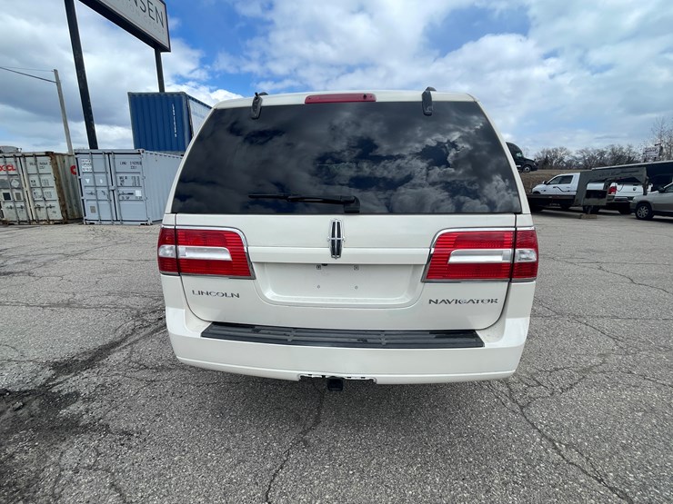 2008-lincoln-navigator-image-4