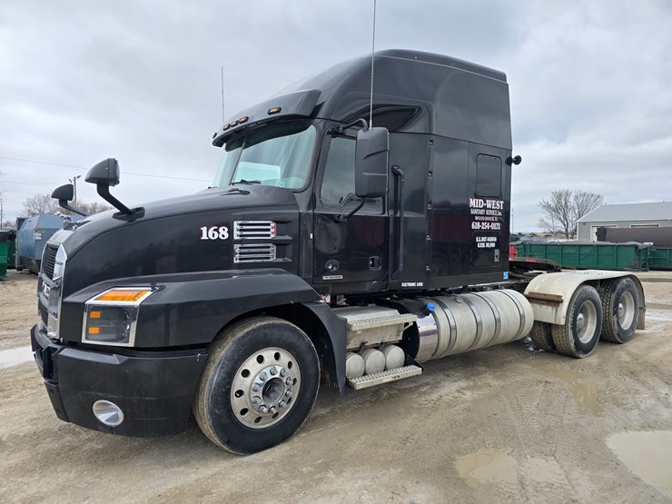 #22610-•-2019-mack-anthem-sleeper-truck-image-2