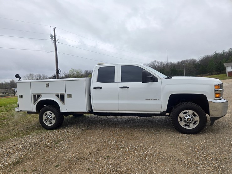 2019-chevrolet-silverado-2500-image-21