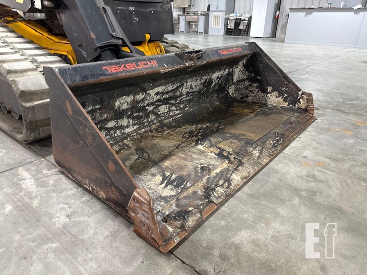 2020-jcb-3ts-8t-image-10