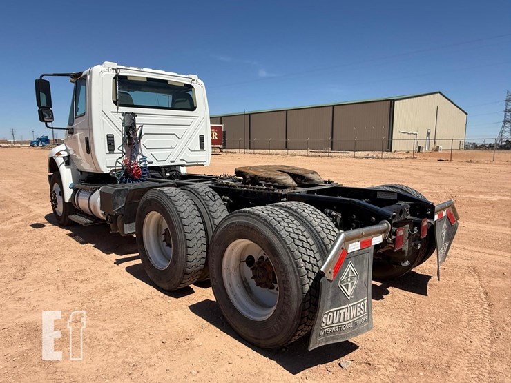 2016-international-durastar-4400-image-6