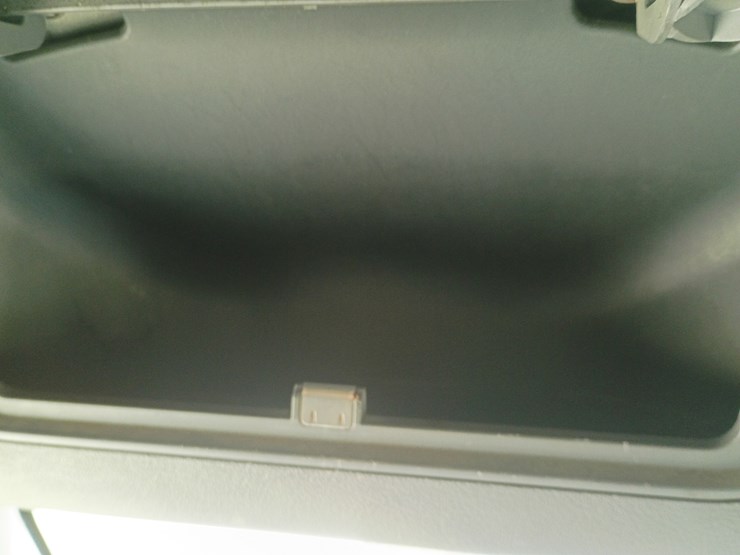 2009-freightliner-cascadia-125-image-87