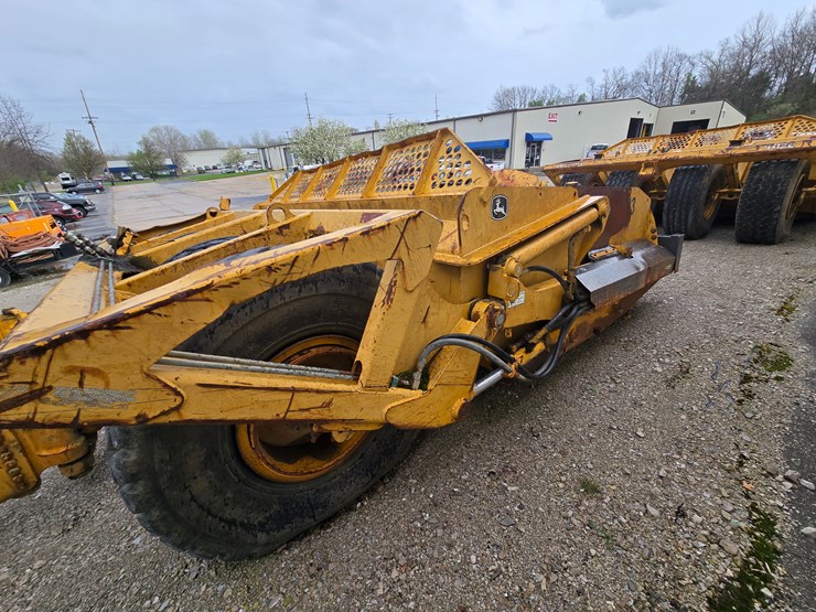 2006-deere-1812c-image-14