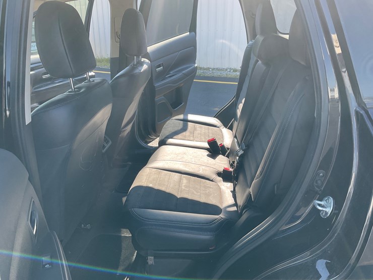 2019-mitsubishi-outlander-image-12