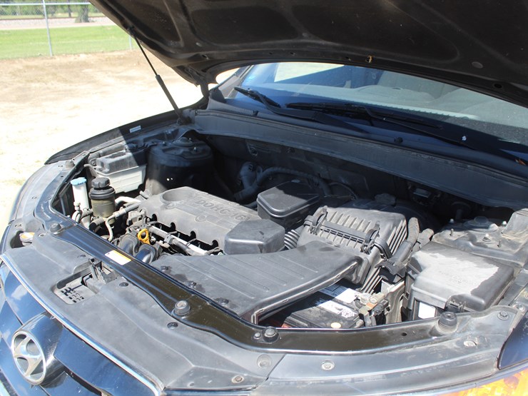 2010-hyundai-santa-fe-image-21