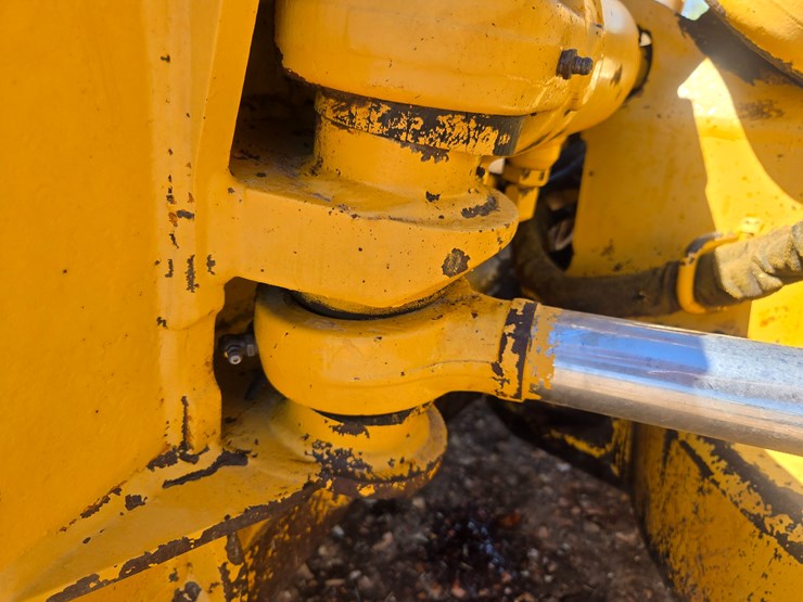 1998-deere-650g-image-68