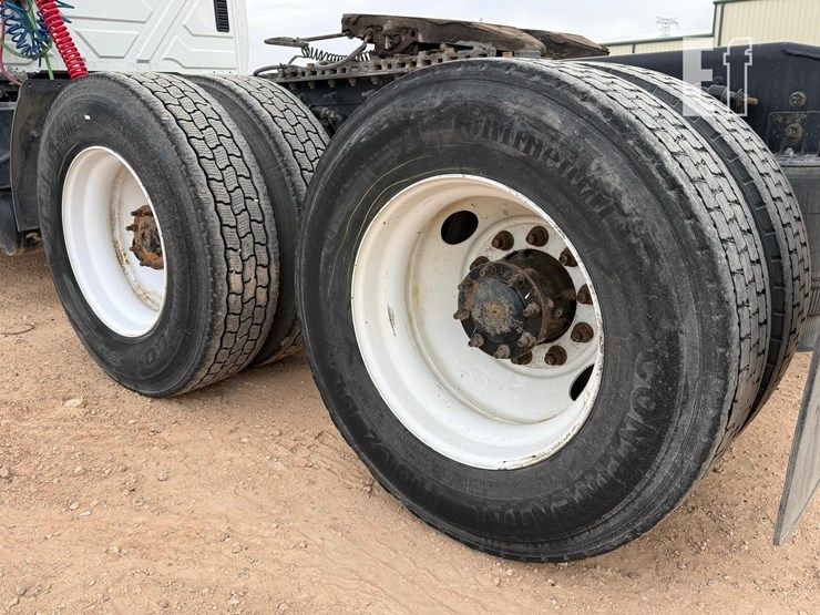 2016-international-durastar-4400-image-26