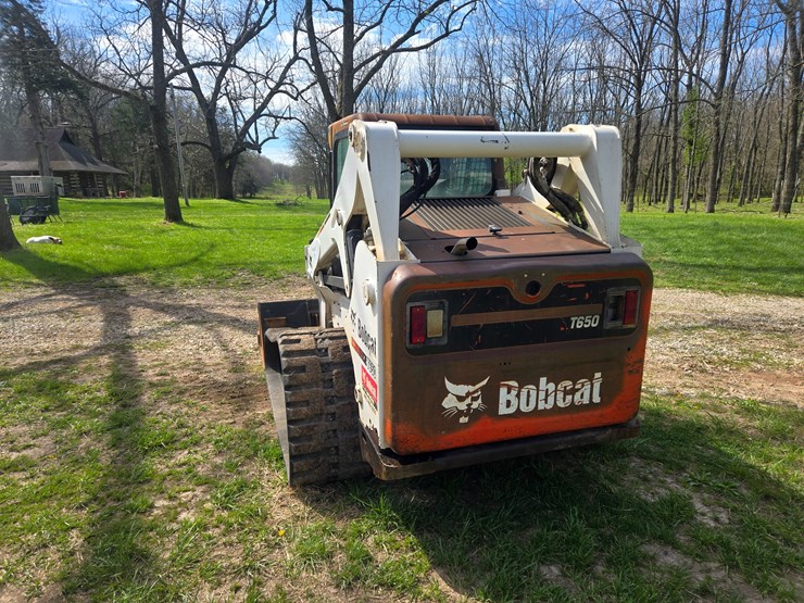 2010-bobcat-t650-image-9