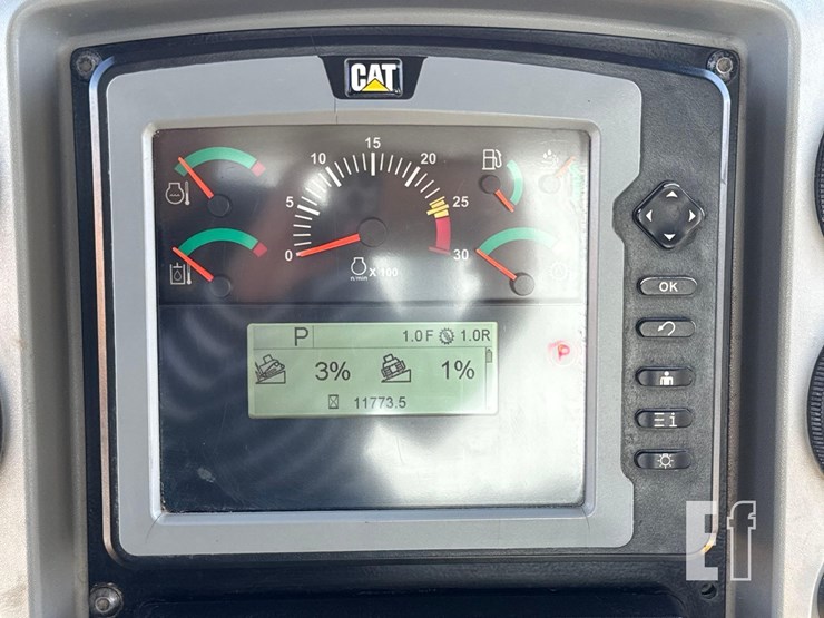 2016-caterpillar-d6t-lgp-image-20