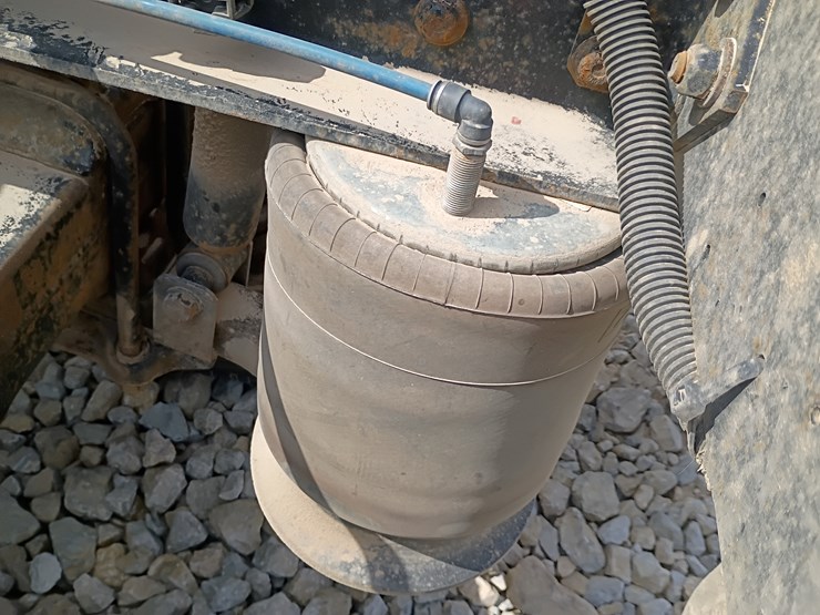 2009-freightliner-cascadia-125-image-109