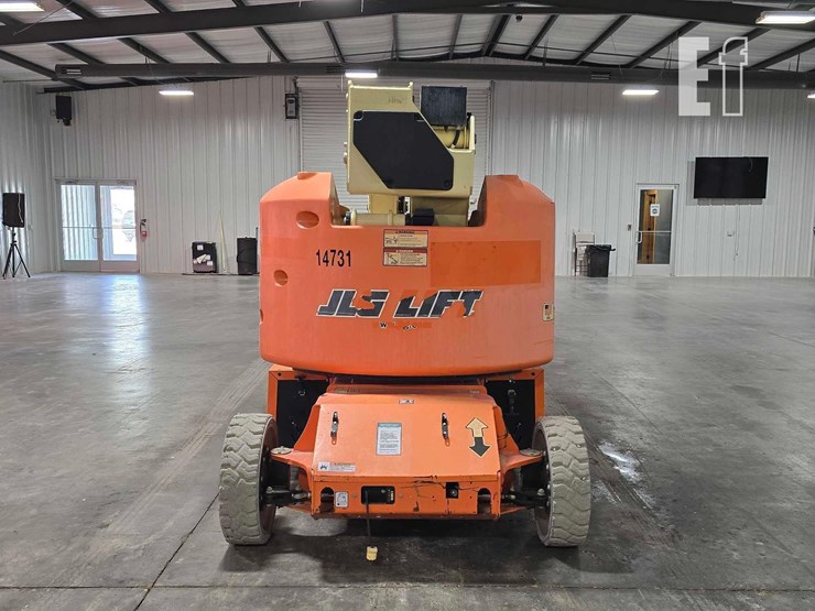 2015-jlg-e400ajpn-image-8