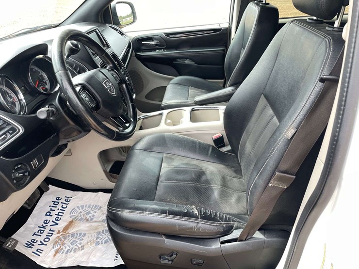 2019-dodge-grand-caravan-sxt-image-10