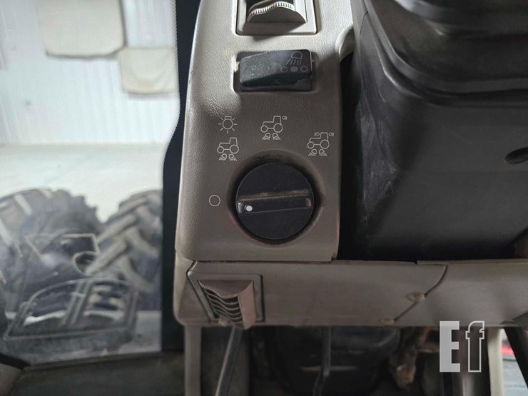 2016-case-ih-magnum-310-cvt-image-15