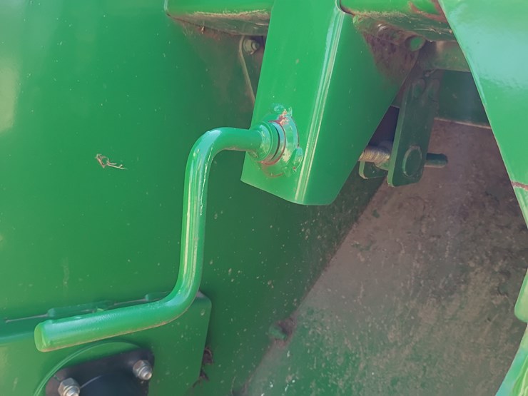 2013-john-deere-630-image-26